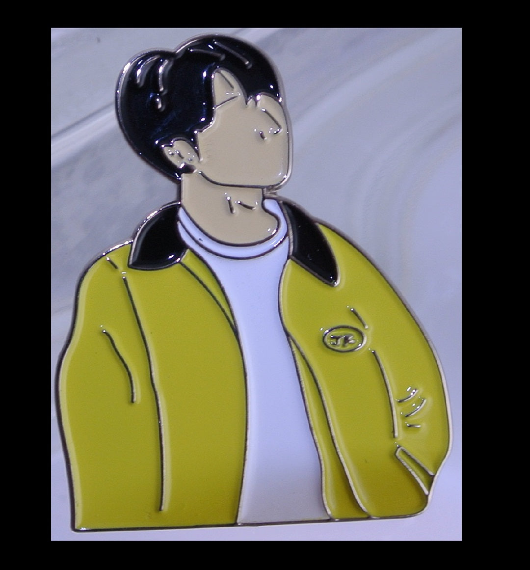 BTS PIN ENAMEL SILVER JEON JUNGKOOK 전정국 EUPHORIA YELLOW JACKET MUSIC VIDEO BADGE BUTTON
