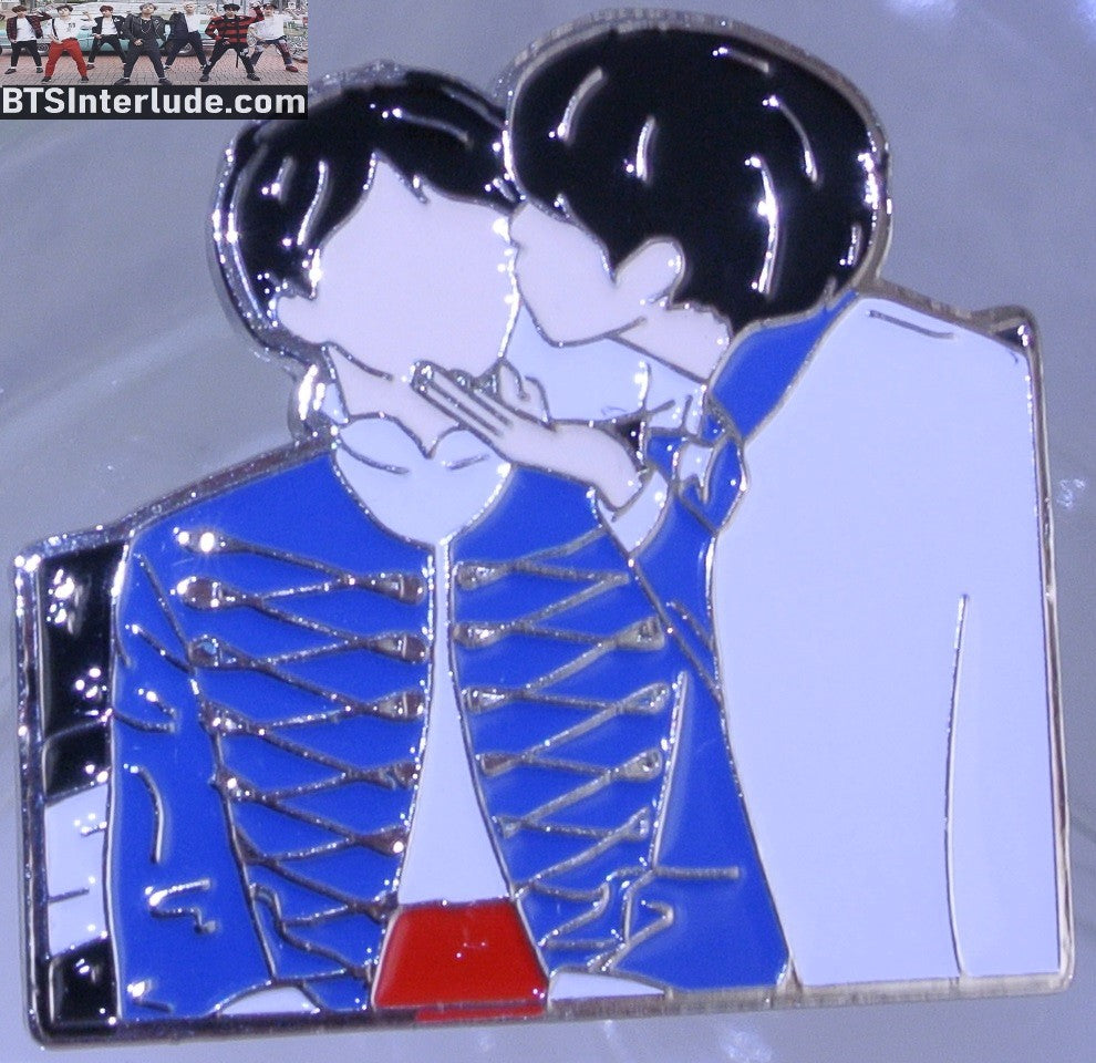 BTS PIN ENAMEL SILVER SUB-UNIT V KIM TAEHYUNG KISSING JEON JUNGKOOK CHEEK JAPAN FANMEET BADGE BUTTON