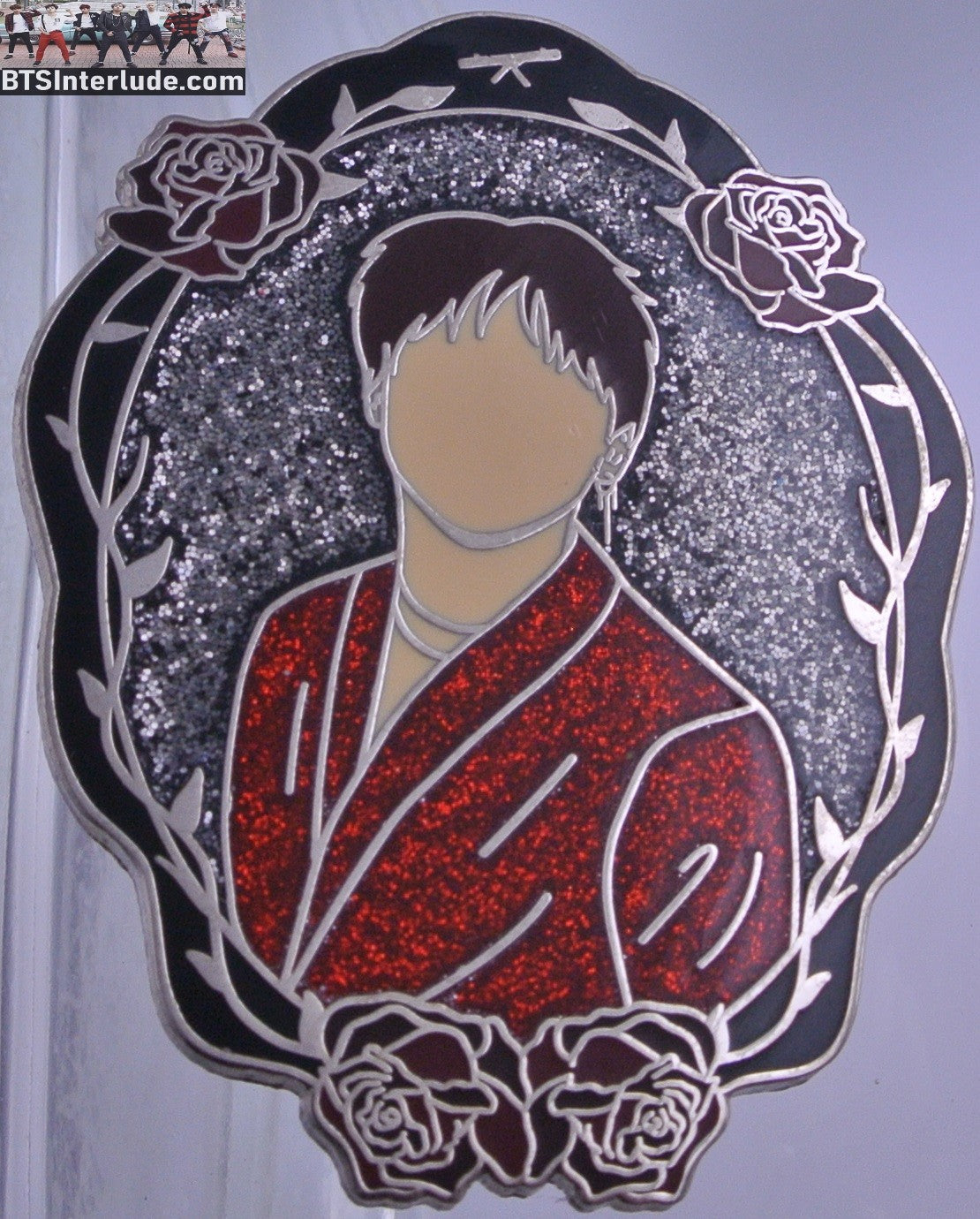 BTS PIN ENAMEL SILVER SUGA MIN YOONGI 민윤기 SEESAW RED GLITTER SUIT FRAME SILVER GLITTER ELYSIAN PINS BADGE BUTTON