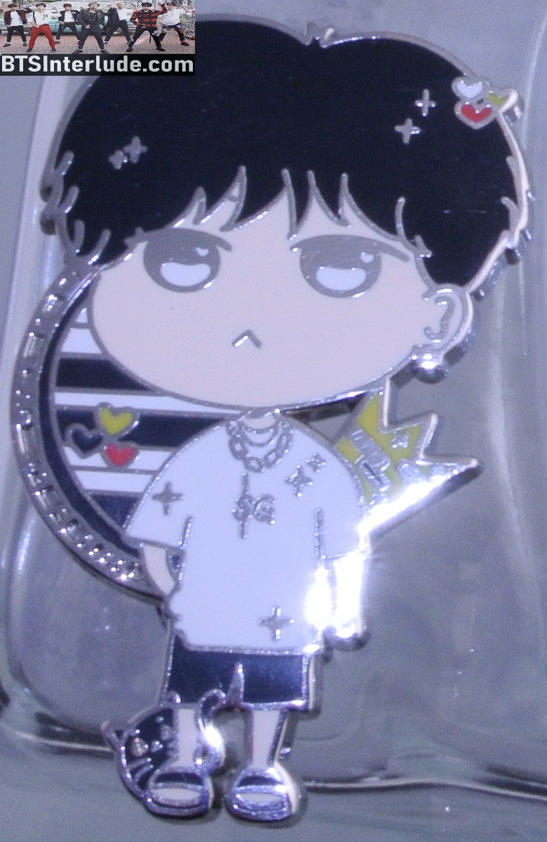 BTS PIN ENAMEL SILVER SUGA MIN YOONGI 민윤기 BLACK HAIR WHITE SG SHIRT BLACK CAT BADGE BUTTON