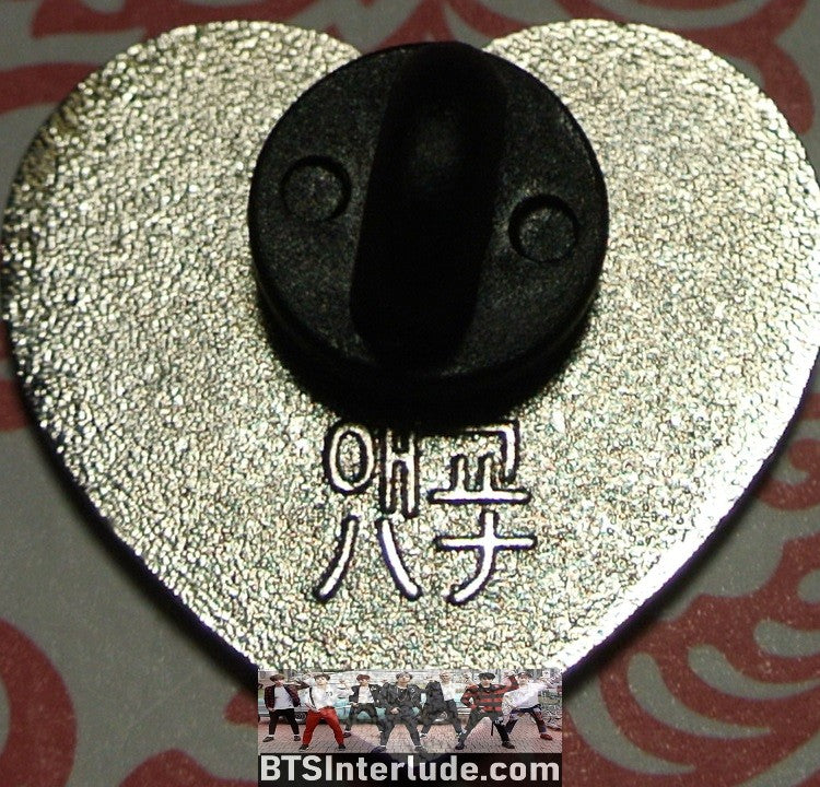 BTS PIN ENAMELSILVER V KIM TAEHYUNG 김태형 NAME IN HANGUL HEART GLITTER AEGYOHANA PINS BADGE BUTTON