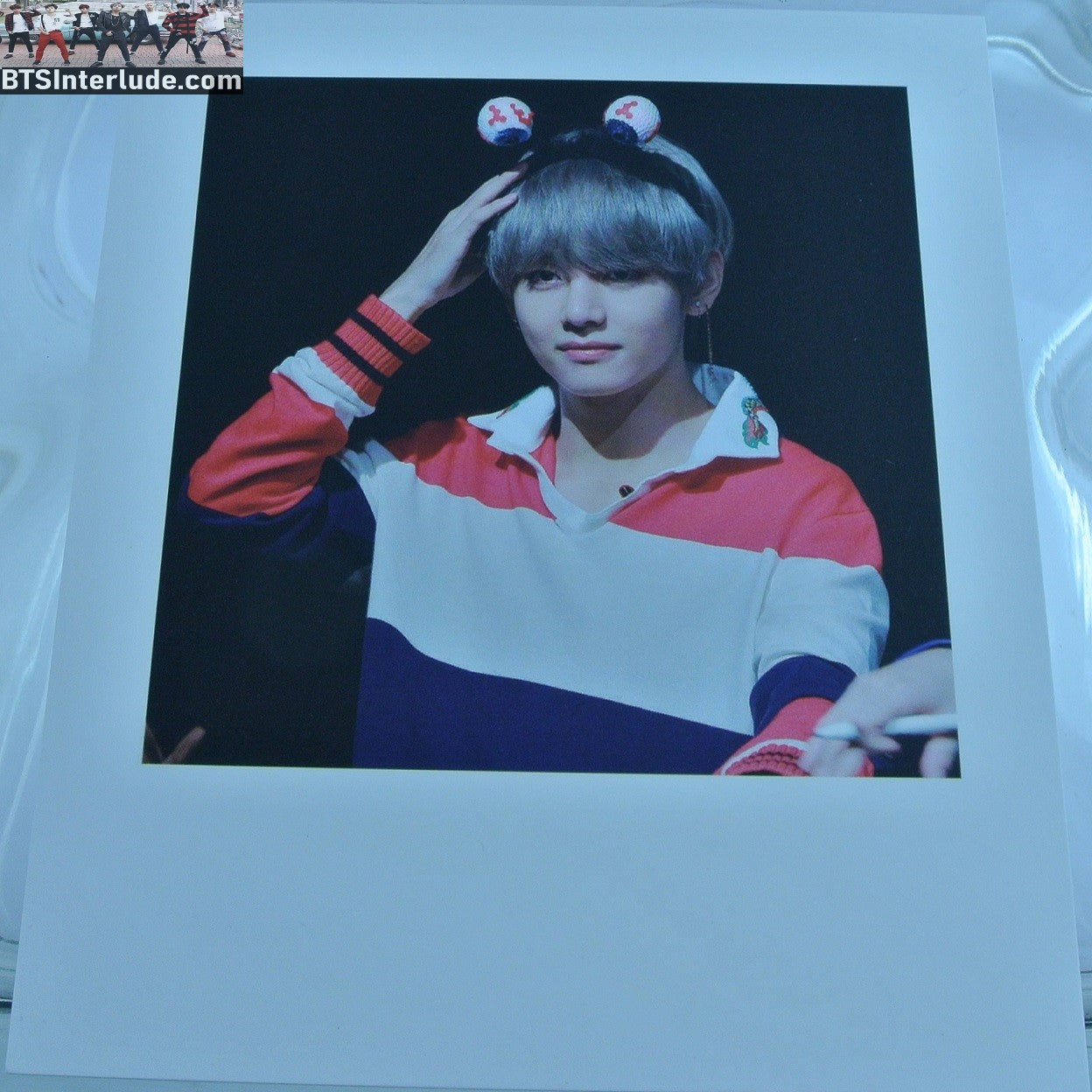 BTS POLAROID FANSITE V KIM TAEHYUNG 김태형 BLOND HAIR DNA RED WHITE BLUE SWEATER FANSIGN REVORN FANSITE