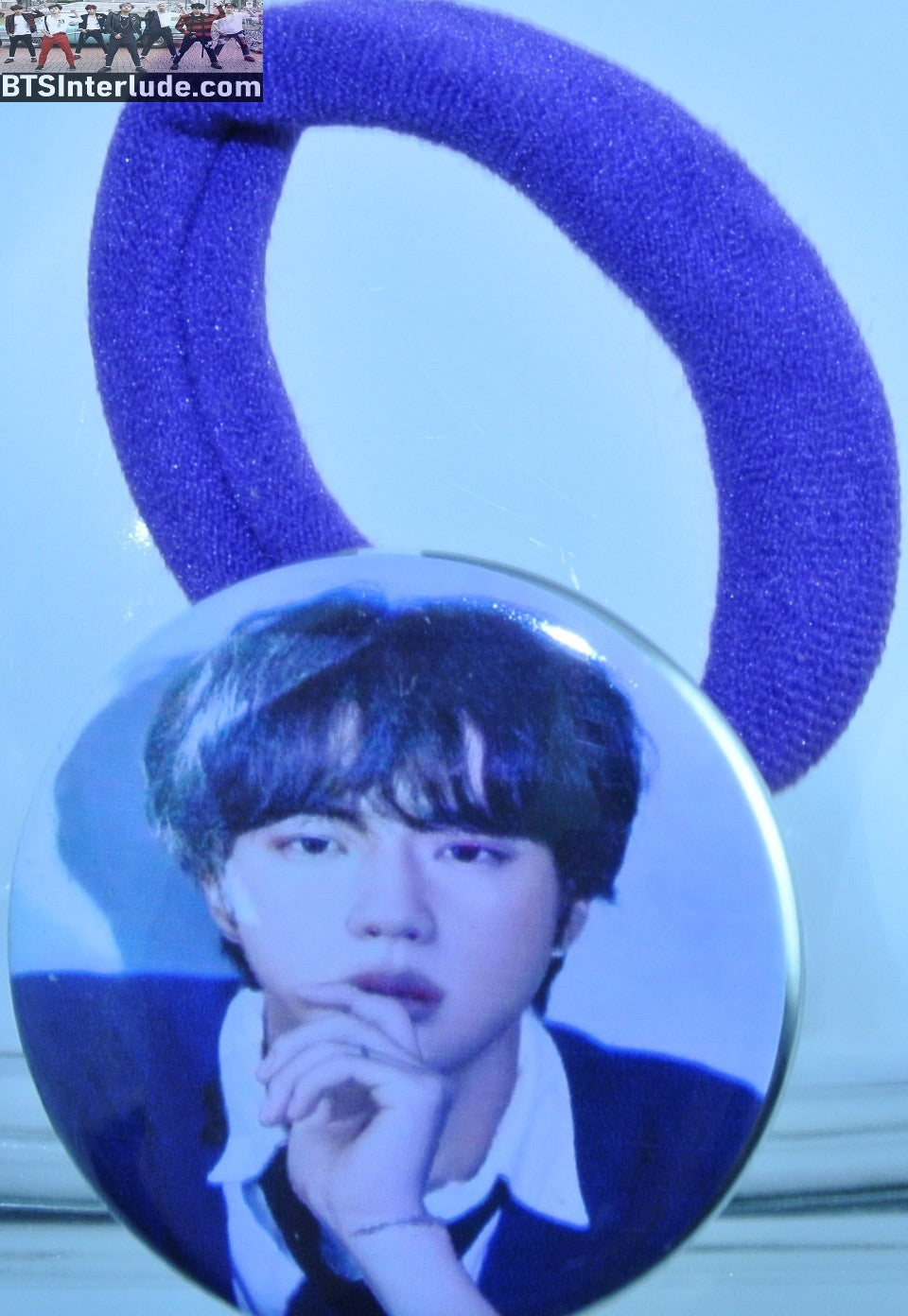 BTS PONYTAIL HOLDER BUTTON JIN KIM SEOKJIN 김석진 BLACK JACKET SEAMLESS HAIR TIE