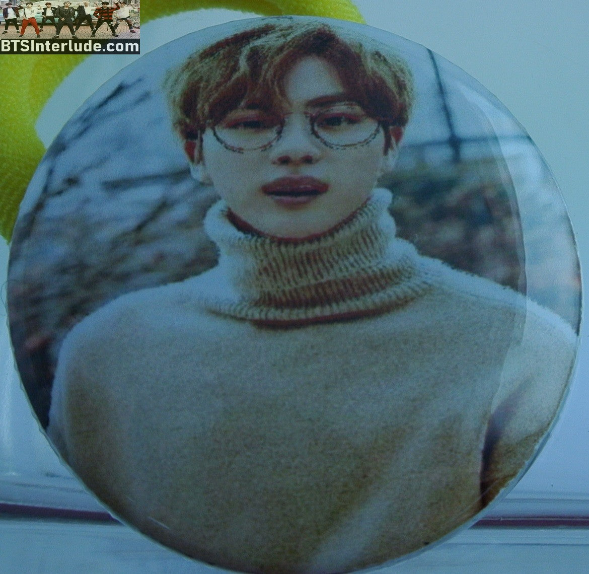 BTS PONYTAIL HOLDER BUTTON JIN KIM SEOKJIN 김석진 2ND MUSTER TAN SWEATER GLASSES SEAMLESS HAIR TIE