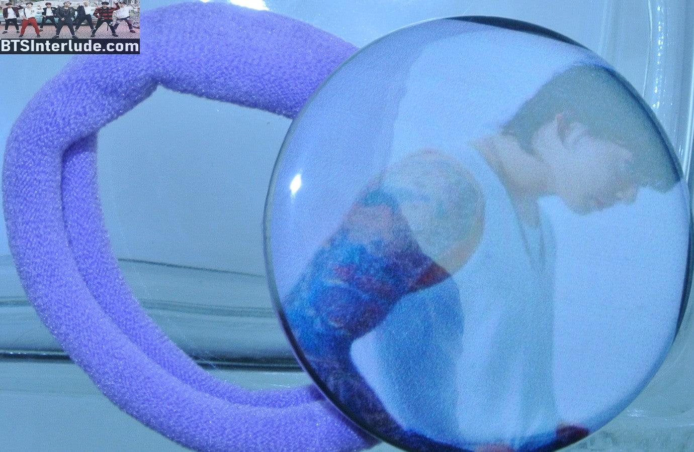 BTS PONYTAIL HOLDER BUTTON JEON JUNGKOOK 전정국 TATTOO SLEEVE PROFILE GOLDEN SEAMLESS HAIR TIE