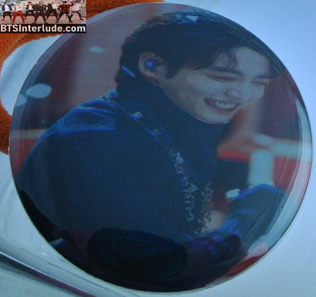 BTS PONYTAIL HOLDER BUTTON JEON JUNGKOOK 전정국 LAUGHING YET TO COME INKIGAYO SEAMLESS HAIR TIE