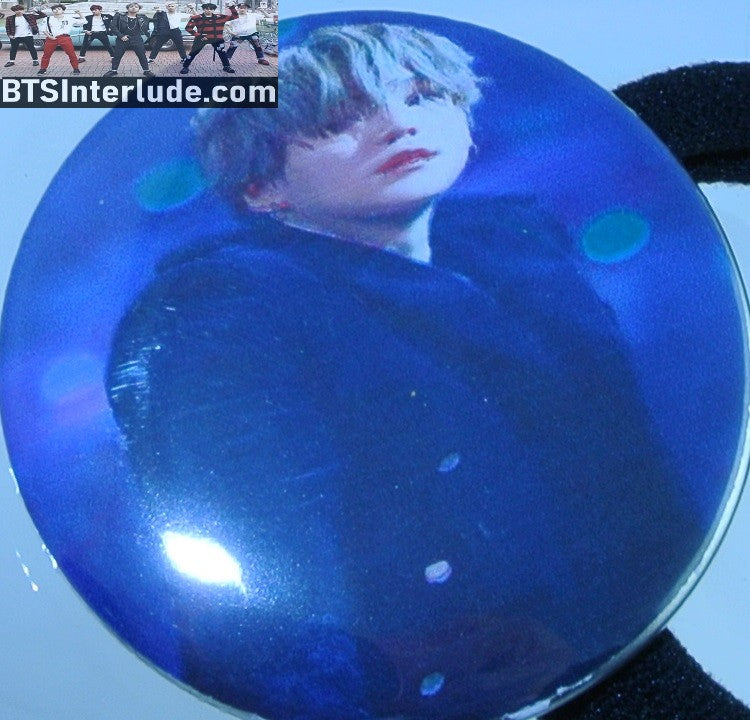 BTS PONYTAIL HOLDER BUTTON SUGA MIN YOONGI 민윤기 BLACK PEACOAT NEW YORK TIMES SQUARE SEAMLESS HAIR TIE