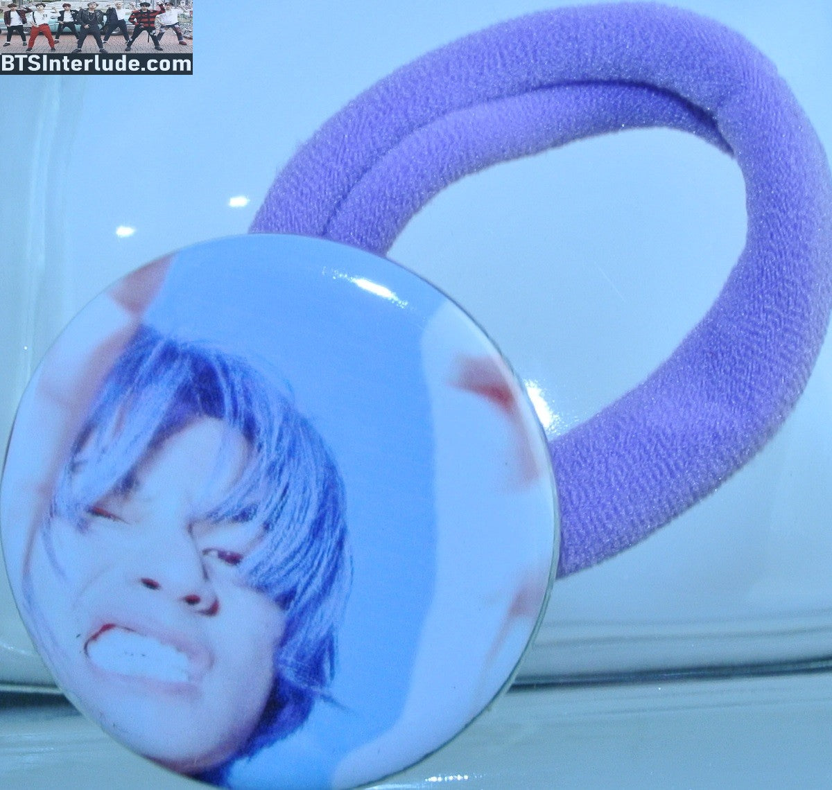 BTS PONYTAIL HOLDER BUTTON V KIM TAEHYUNG 김태형 LAVENDER HAIR GRRRR CLOSEUP BAZAAR PHOTO SHOOT SEAMLESS HAIR TIE