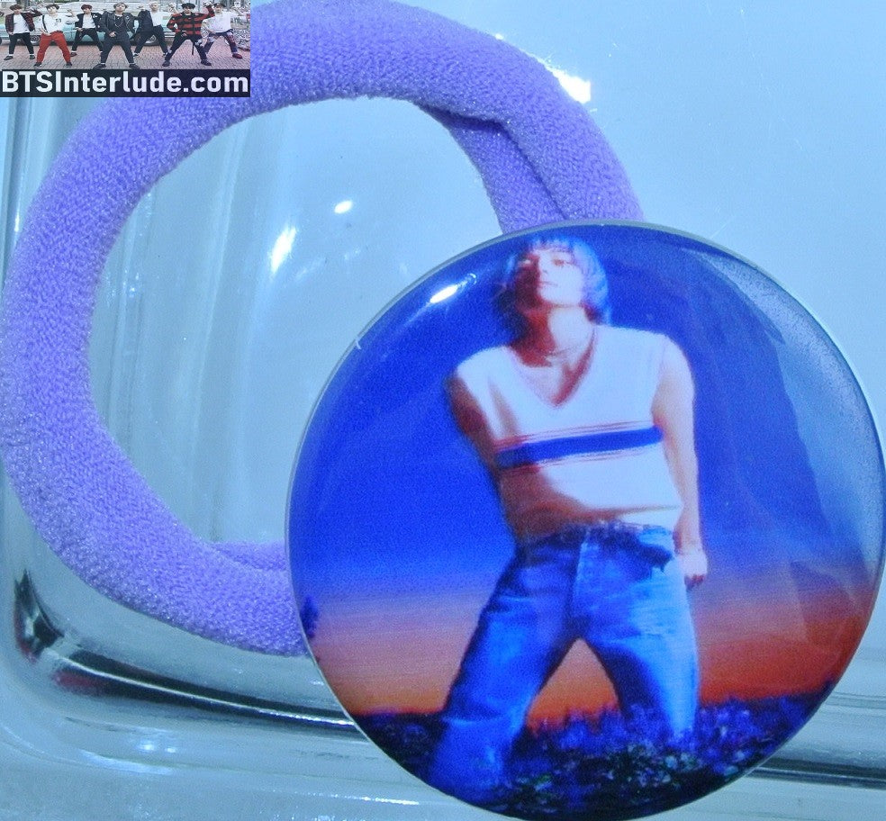 BTS PONYTAIL HOLDER BUTTON V KIM TAEHYUNG 김태형 BLUE HAIR BAZAAR PHOTO SHOOT SEAMLESS HAIR TIE