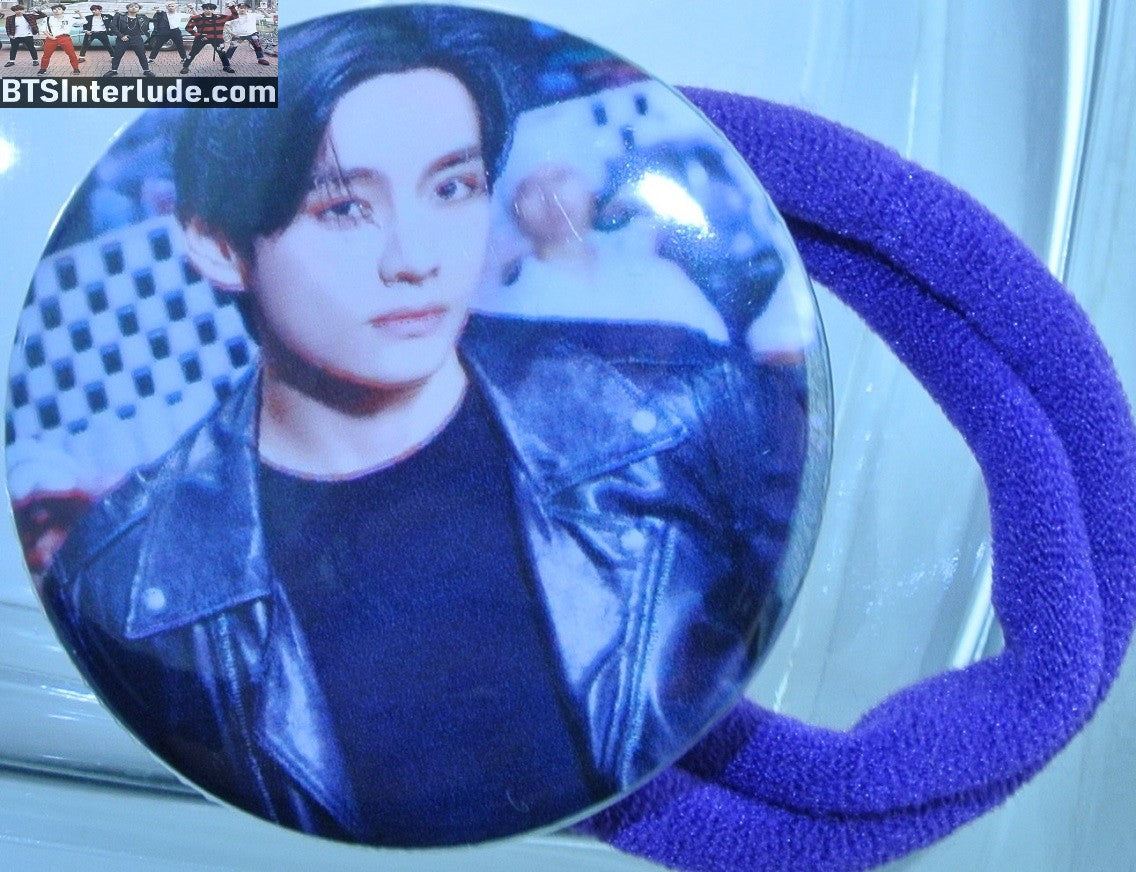BTS PONYTAIL HOLDER BUTTON V KIM TAEHYUNG 김태형 FRIENDS LEATHER JACKET SEAMLESS HAIR TIE