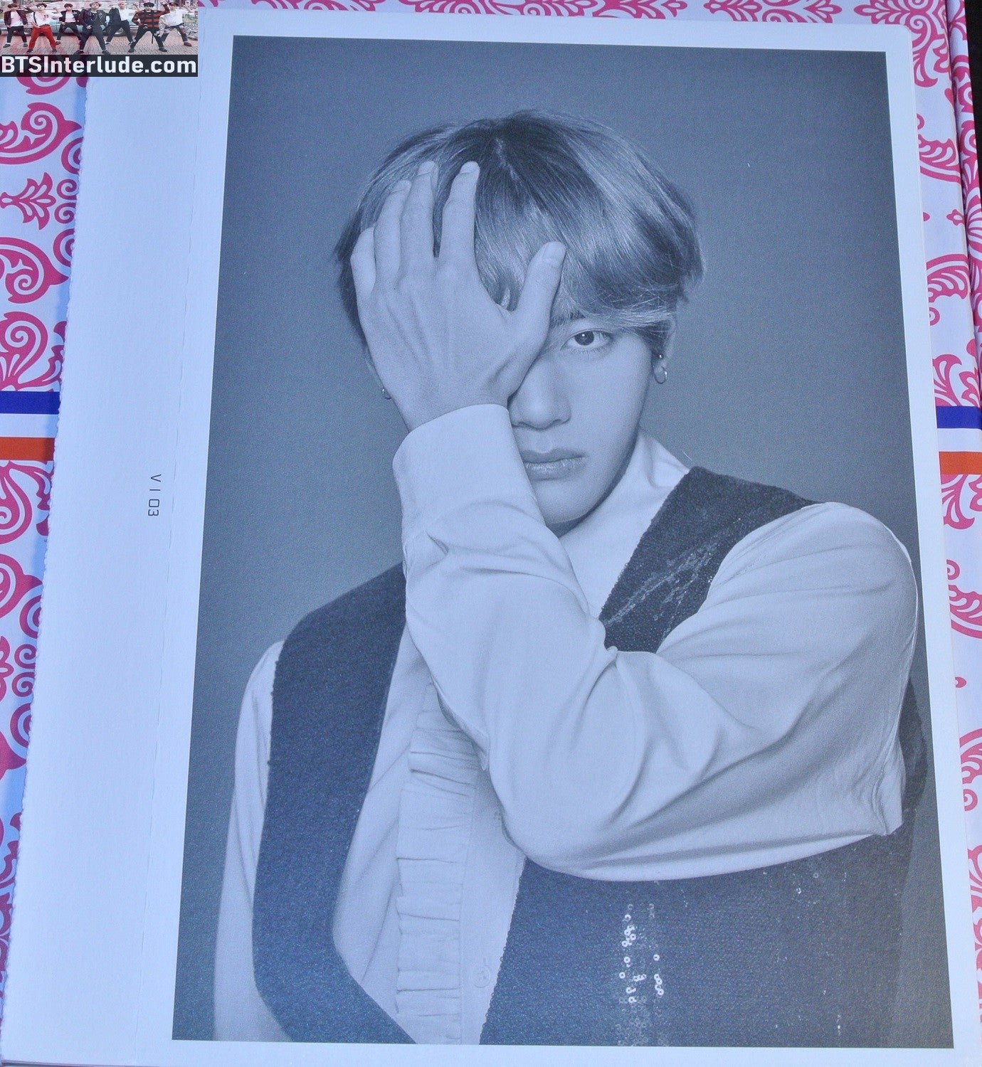 BTS POSTCARD OFFICIAL V KIM TAEHYUNG 김태형 BLACK WHITE WINGS TOUR FINAL #3