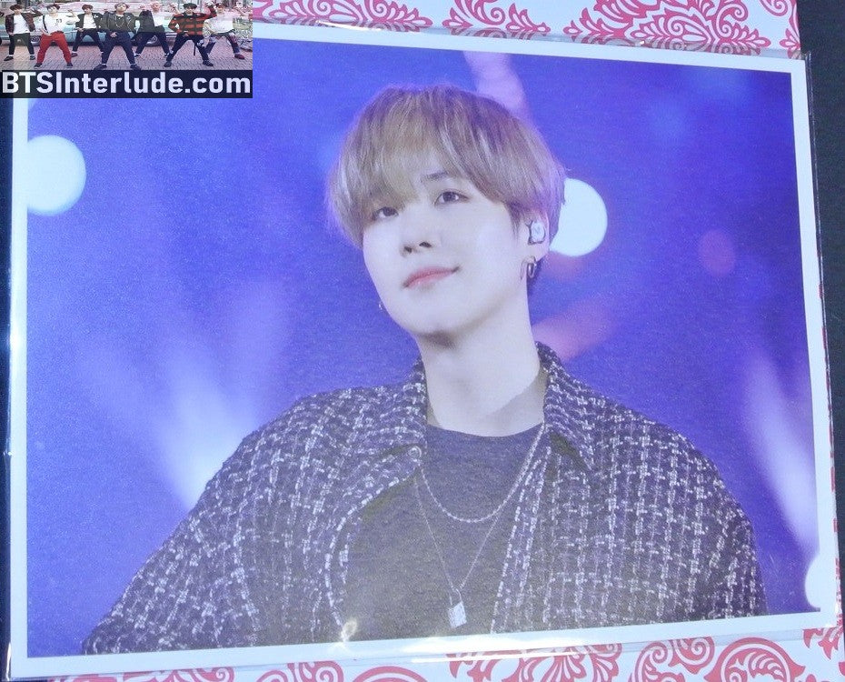 BTS POSTCARD FANSITE SUGA MIN YOONGI 민윤기 BLONDISH HAIR CHECKED JACKET 5" X 7" FANSITE PHOTO