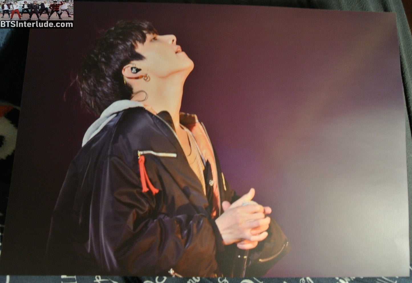 BTS POSTER MINI FANSITE JEON JUNGKOOK 전정국 HEAD BACK PROFILE BLACK JACKET THE KNOCK FANSITE ADDICTED