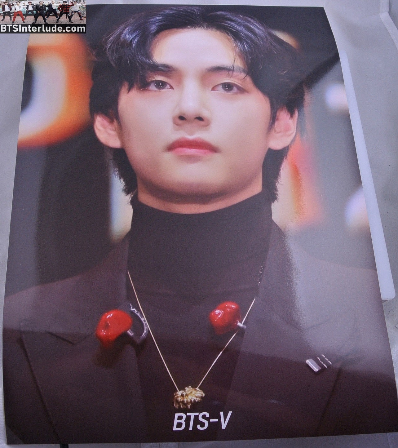 BTS POSTER FANSITE V KIM TAEHYUNG 김태형 BLACK TURTLENECK SWEATER NEW