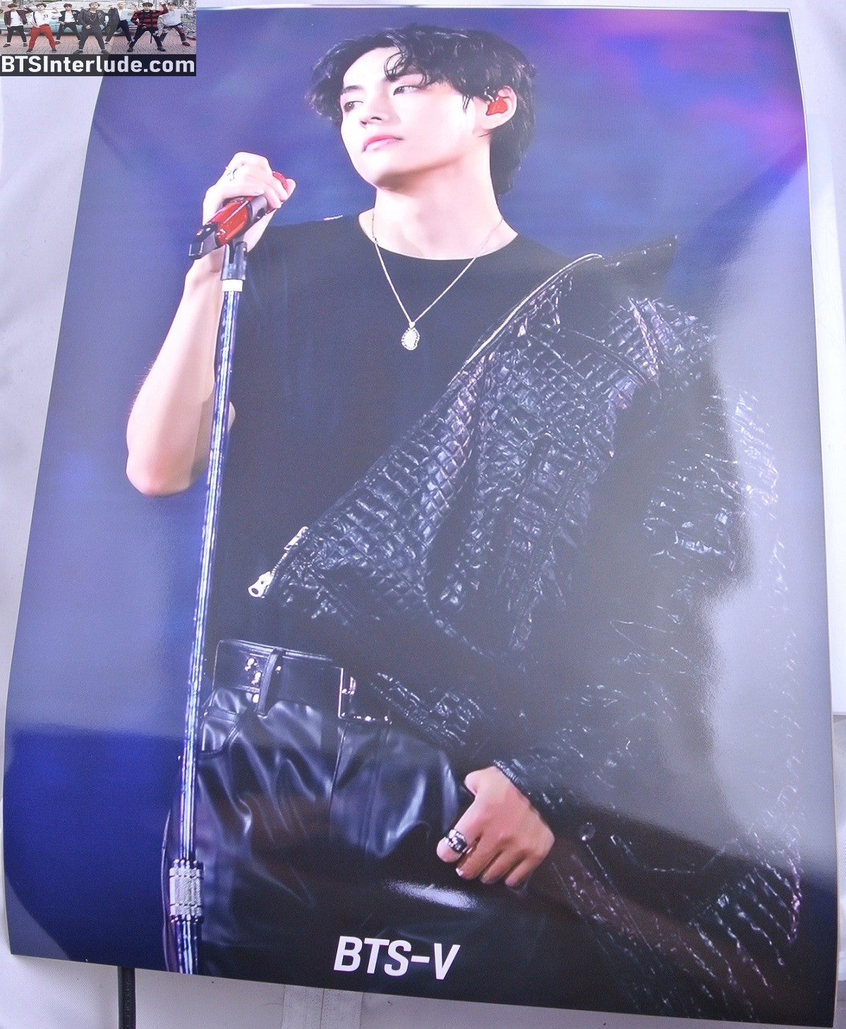 BTS POSTER FANSITE V KIM TAEHYUNG 김태형 BLACK LEATHER JACKET BUSAN CONCERT OCTOBER 2022 POSTER NEW