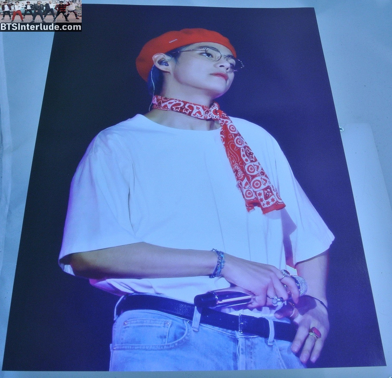 BTS POSTER FANSITE V KIM TAEHYUNG 김태형 RED BERET GLASSES LOVE YOURSELF WORLD TOUR DEAR MY HEART FANSITE