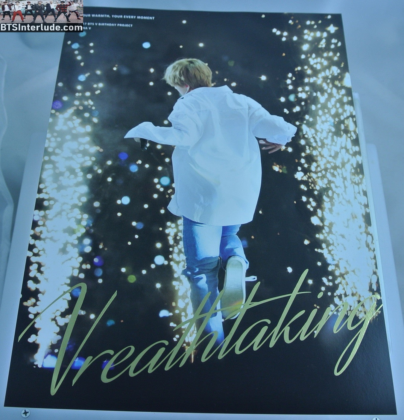 BTS POSTER FANSITE V KIM TAEHYUNG 김태형 BLOND HAIR BACK FIREWORKS NUNA V FANSITE VREATHTAKING