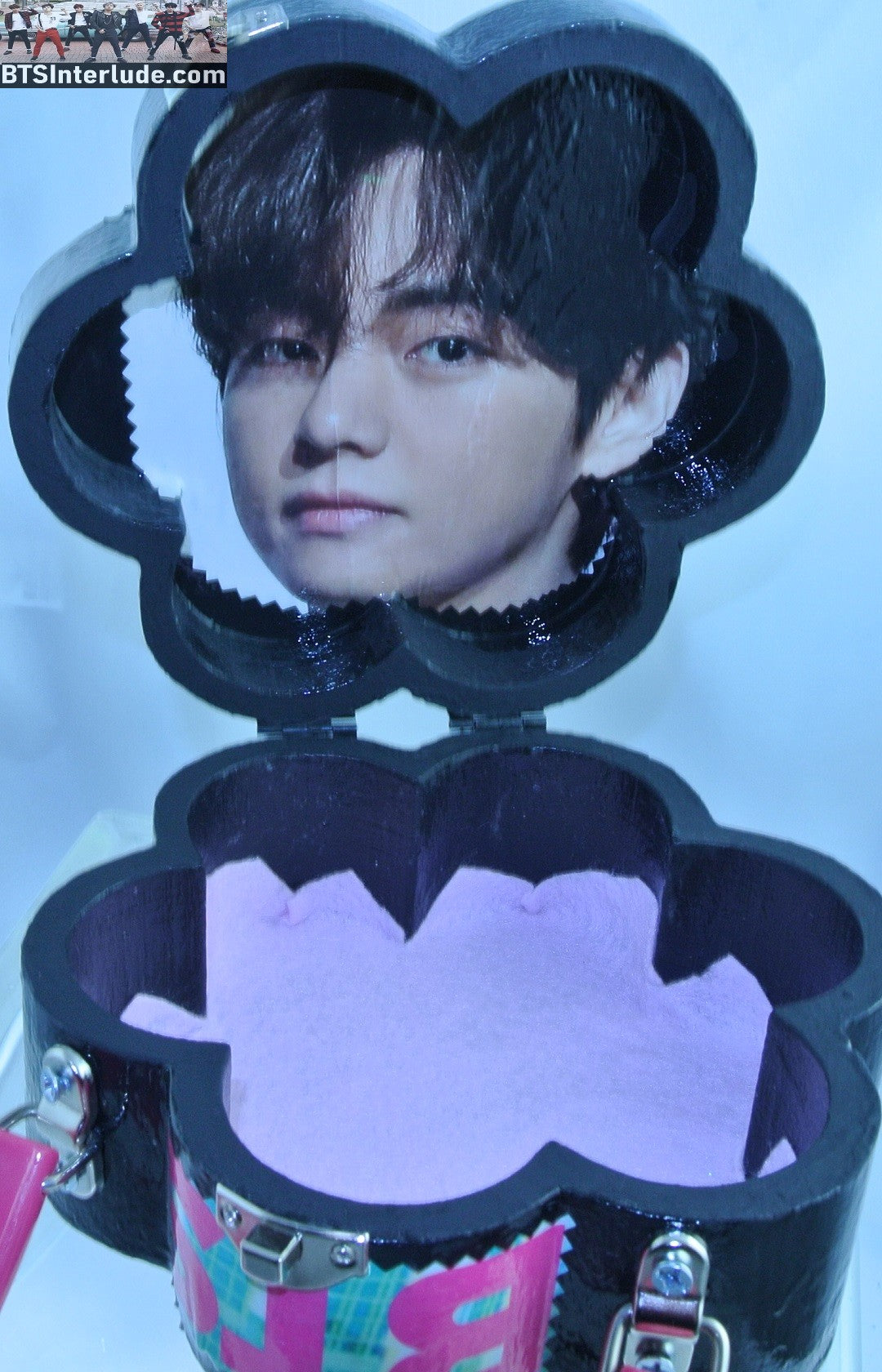 BTS PURSE CIGAR BOX V KIM TAEHYUNG 김태형 CLOVER PINK LUCITE HANDLE SILVER HARDWARE