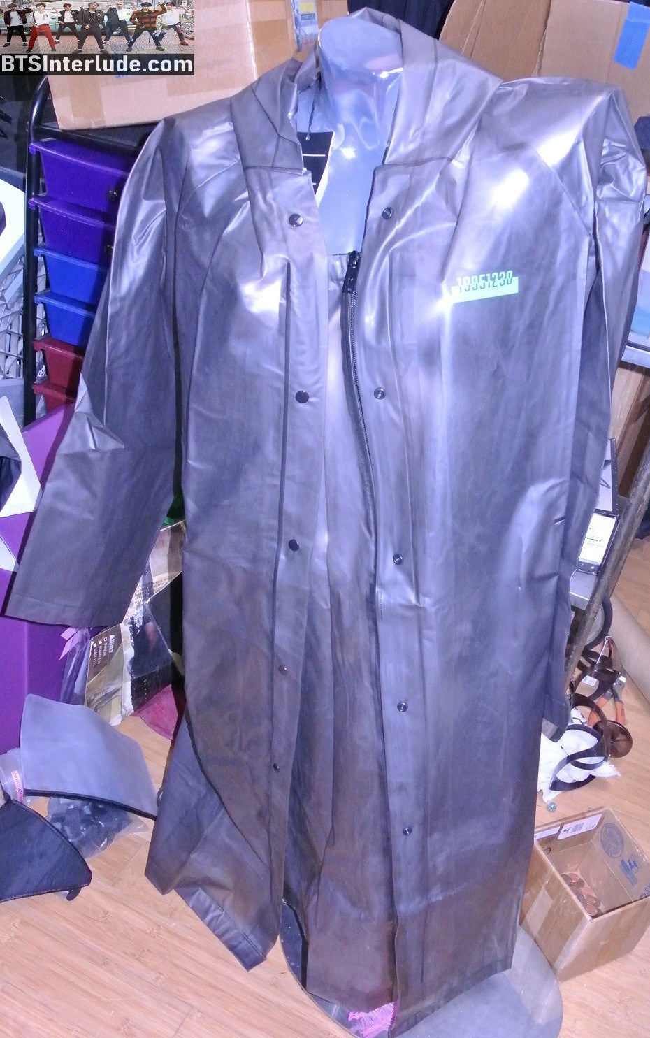 BTS RAINCOAT V KIM TAEHYUNG 김태형 PONCHO WINDBREAKER HOODIE HOODY COAT NEW OFFICIAL MERCHANDISE