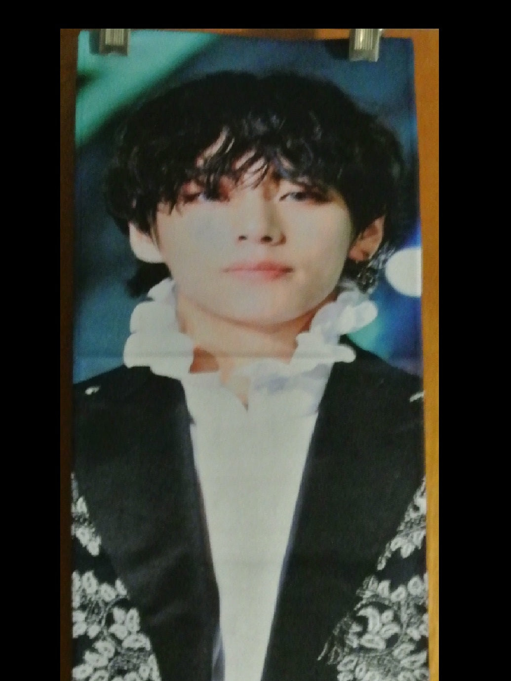 BTS SLOGAN FABRIC V KIM TAEHYUNG 김태형 DIONYSUS WHITE RUFFLE SHIRT FANSITE SLOGAN BANNER LIMITED EDITION