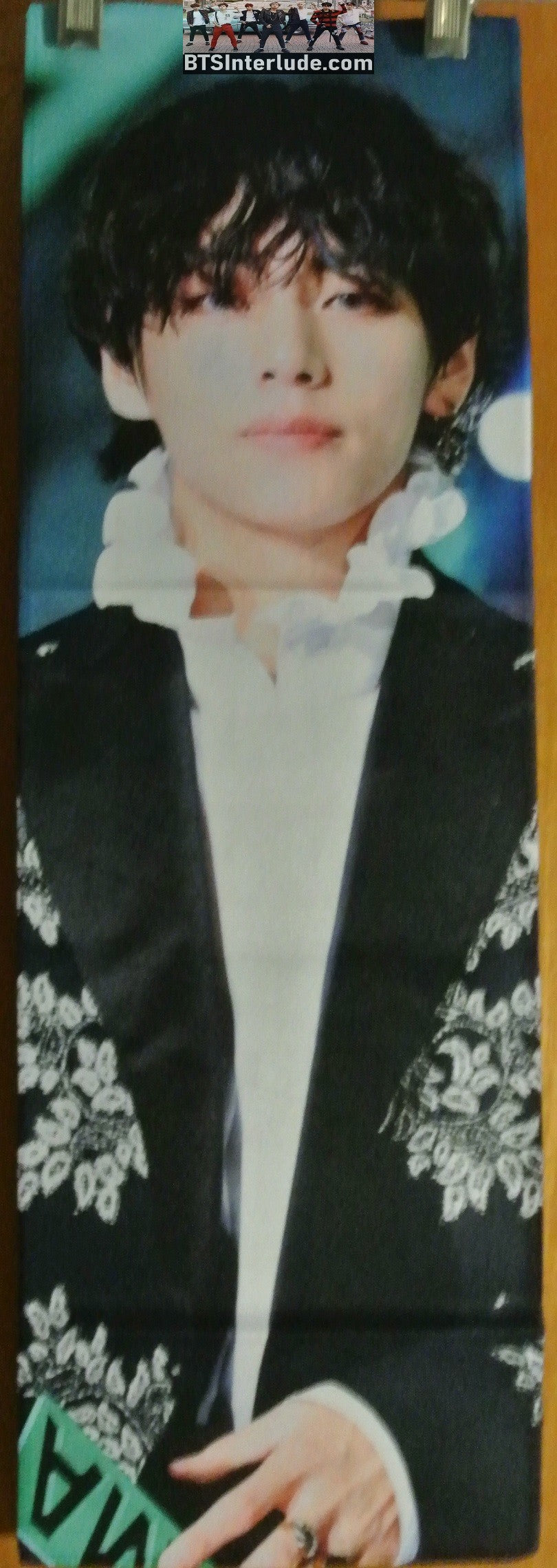 BTS SLOGAN FABRIC V KIM TAEHYUNG 김태형 DIONYSUS WHITE RUFFLE SHIRT FANSITE SLOGAN BANNER LIMITED EDITION