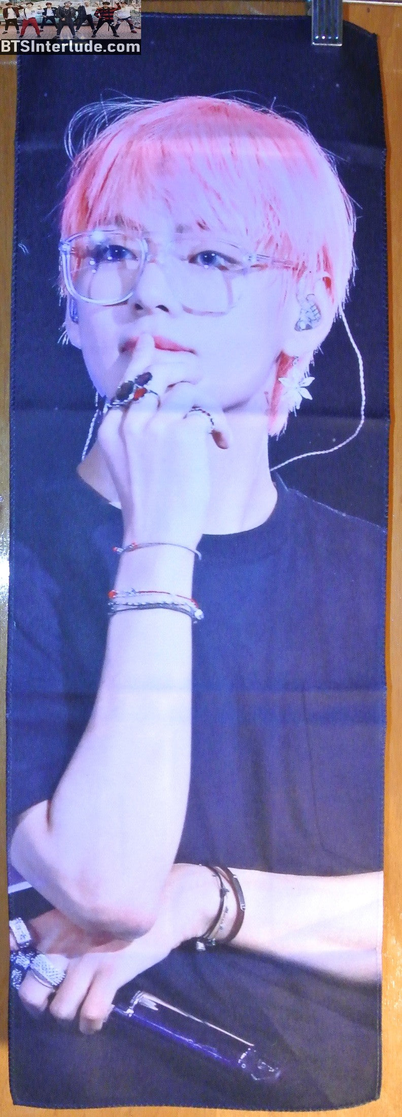BTS SLOGAN FABRIC V KIM TAEHYUNG 김태형 PINK HAIR GLASSES THOUGHTFUL FANSITE BANNER 2 SIDED LIMITED EDITION