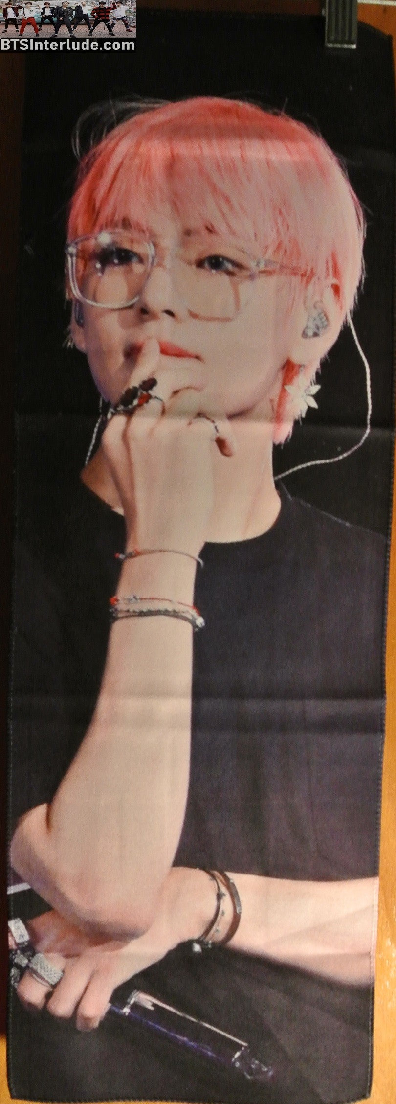 BTS SLOGAN FABRIC V KIM TAEHYUNG 김태형 PINK HAIR GLASSES THOUGHTFUL FANSITE BANNER 2 SIDED LIMITED EDITION