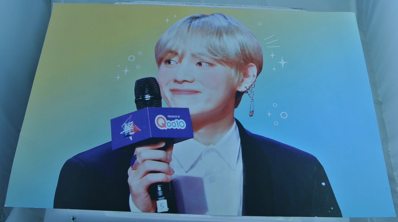 BTS SLOGAN CARDSTOCK V KIM TAEHYUNG 김태형 MICROPHONE QOO10 FANSITE BANNER 2 SIDED LIMITED EDITION