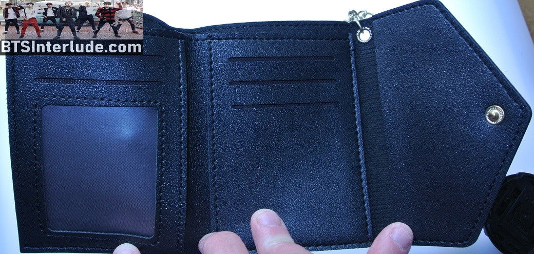 BTS WALLET V KIM TAEHYUNG 김태형 NEW BLACK PINK TRIFOLD GOLD HEART TASSEL
