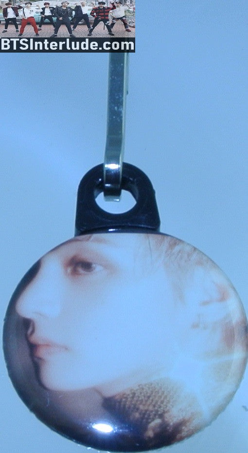 BTS ZIPPER PULL BUTTON V KIM TAEHYUNG 김태형 NEW LOVE ME AGAIN GOLD SEQUINS PROFILE PURSE BACKPACK JACKET