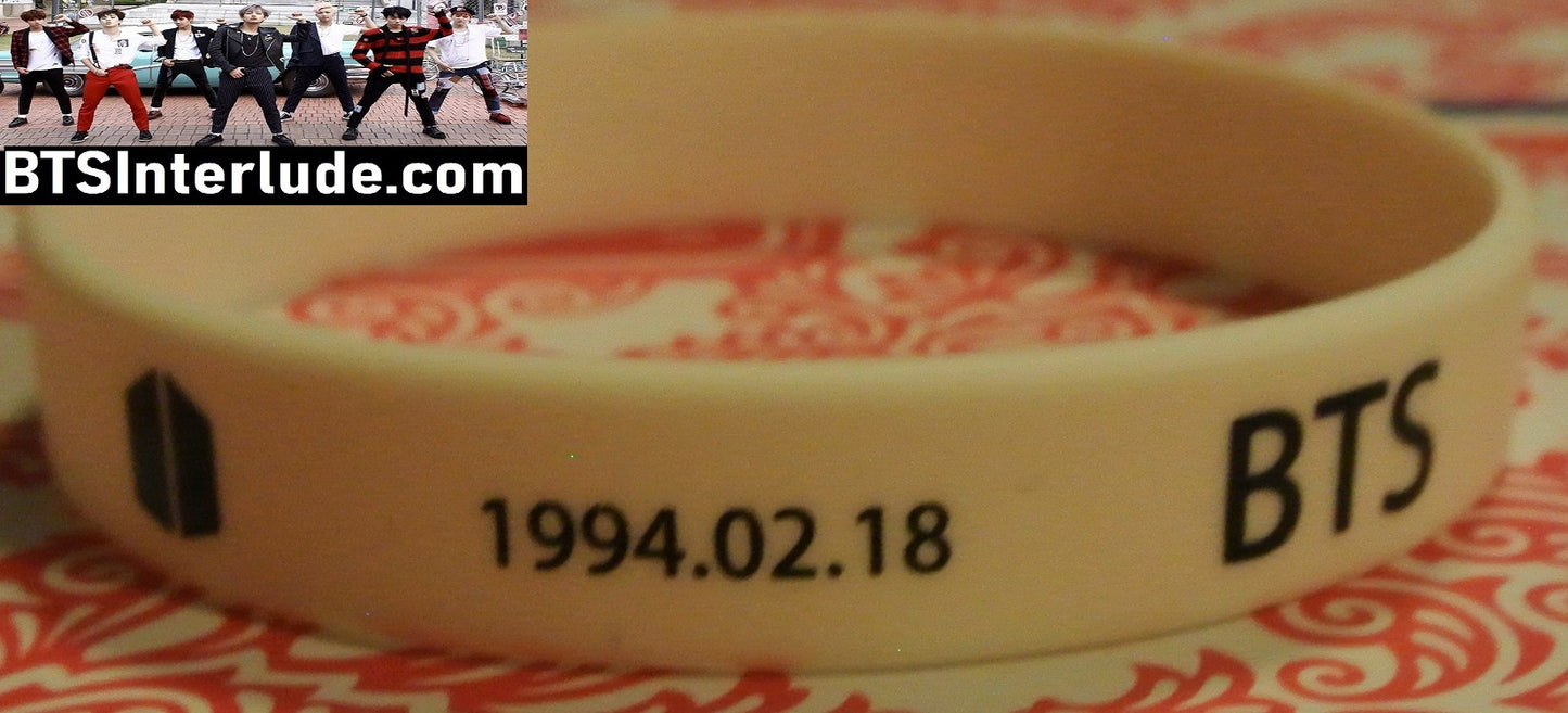 BTS BRACELET J-HOPE JUNG HOSEOK 정호석 WHITE SILICONE NAME IN WHITE DOORS BIRTHDAY