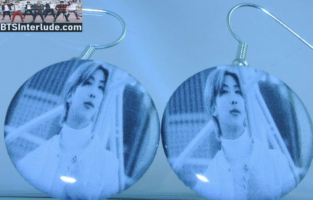 BTS EARRINGS BUTTON RM KIM NAMJOON 김남준 2 IN 1 WHITE SUIT DICON SHOOT BLACK WHITE PIERCED OR CLIPS DANGLE DROP