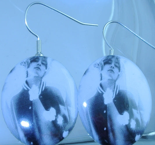 BTS EARRINGS BUTTON V KIM TAEHYUNG 김태형 2 IN 1 BAZAAR LETTERMANS JACKET BLACK WHITE PIERCED OR CLIPS DANGLE DROP