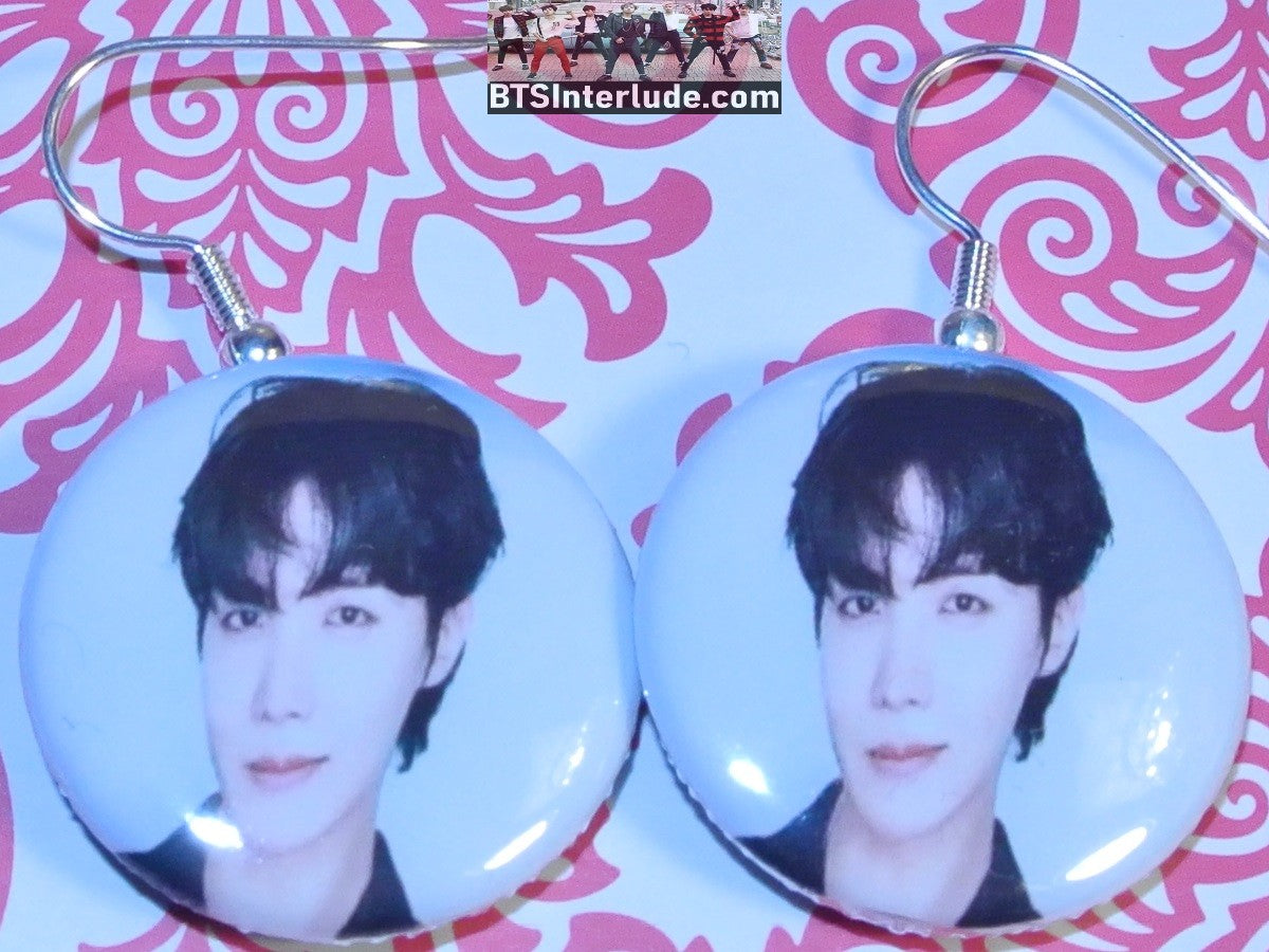 BTS EARRINGS BUTTON J-HOPE JUNG HOSEOK 정호석 2 IN 1 SMIRK WHITE BACKGROUND PIERCED OR CLIPS HOBI JHOPE DANGLE DROP