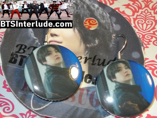 BTS EARRINGS BUTTON SUGA MIN YOONGI 민윤기 2 IN 1 ARIRANG ERA WINDOW PIERCED OR CLIPS DANGLE DROP