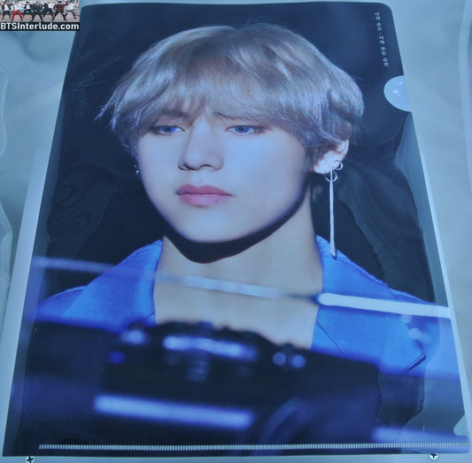 BTS FILE FOLDER V KIM TAEHYUNG 김태형 BLOND HAIR BLUE JACKET NUNA V FANSITE VREATHTAKING
