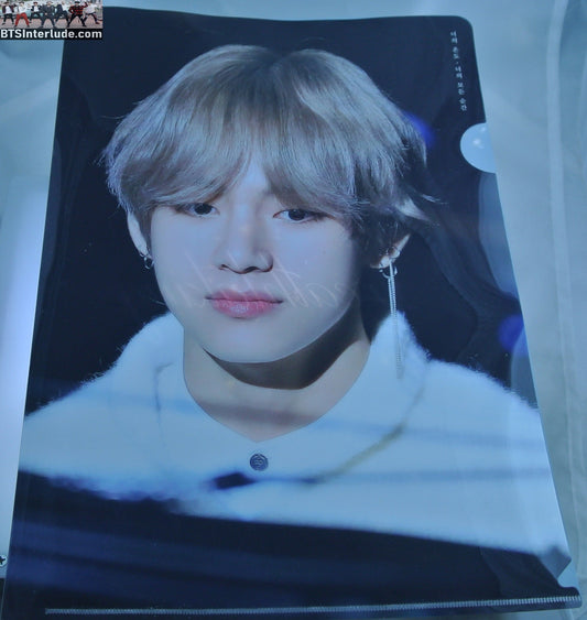 BTS FILE FOLDER V KIM TAEHYUNG 김태형 BLOND HAIR WHITE FLUFFY SWEATER NUNA V FANSITE VREATHTAKING