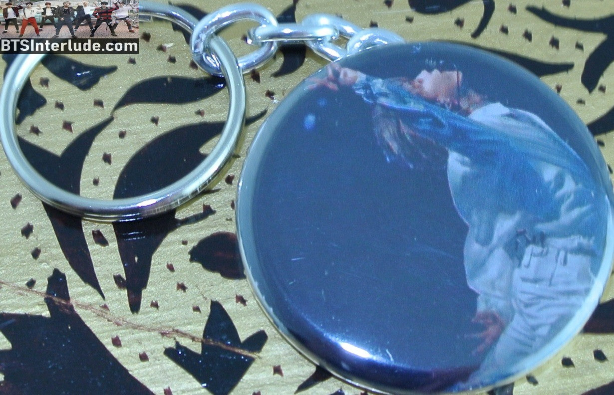 BTS KEYCHAIN BUTTON PARK JIMIN 박지민 WHITE OUTFIT BACK BEND KEYRING KEY CHAIN RING