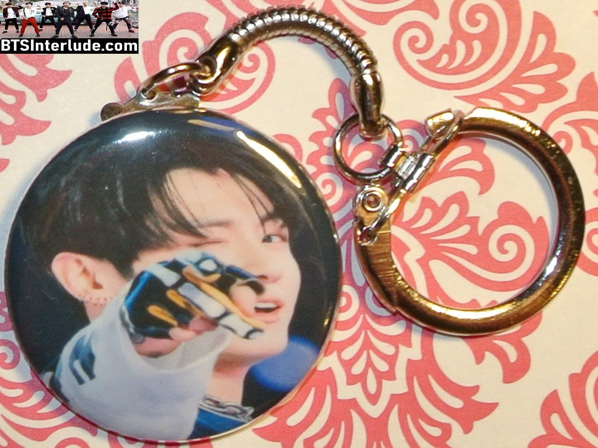 BTS KEYCHAIN BUTTON JEON JUNGKOOK 전정국 ARIRANG POINTING KEYRING KEY CHAIN RING