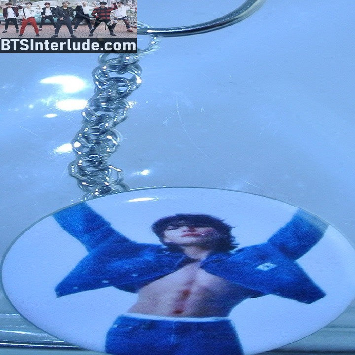 BTS KEYCHAIN BUTTON JEON JUNGKOOK 전정국 CALVIN KLEIN DENIM JACKET ARMS UP SHIRTLESS KEYRING KEY CHAIN RING