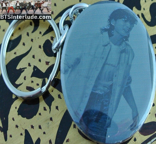 BTS KEYCHAIN BUTTON JEON JUNGKOOK 전정국 BLACK WHITE CALVIN KLEIN WALKING KEYRING KEY CHAIN RING