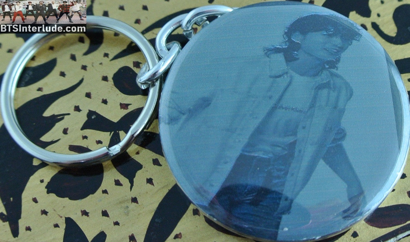 BTS KEYCHAIN BUTTON JEON JUNGKOOK 전정국 BLACK WHITE CALVIN KLEIN WALKING KEYRING KEY CHAIN RING