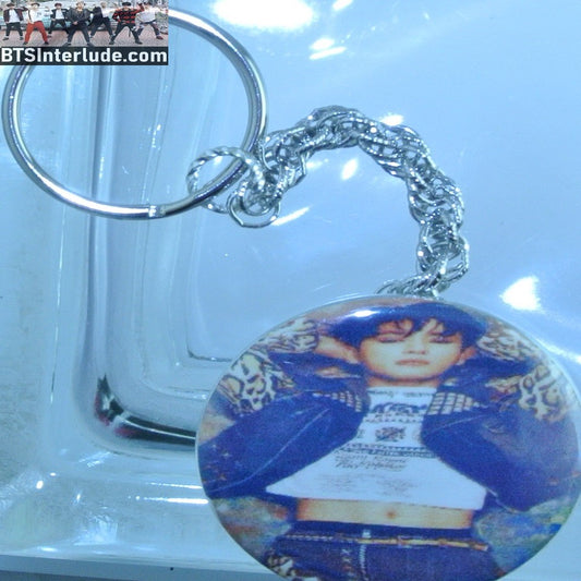BTS KEYCHAIN BUTTON JEON JUNGKOOK 전정국 VOGUE LYING ON FLOOR KEYRING KEY CHAIN RING