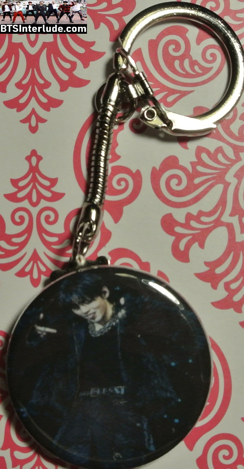 BTS KEYCHAIN BUTTON V KIM TAEHYUNG 김태형 ARIRANG IT'S SO TIGHT BLACK KEYRING KEY CHAIN RING