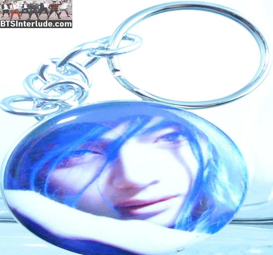 BTS KEYCHAIN BUTTON V KIM TAEHYUNG 김태형 BAZAAR BLUE HAIR CLOSEUP KEYRING KEY CHAIN RING