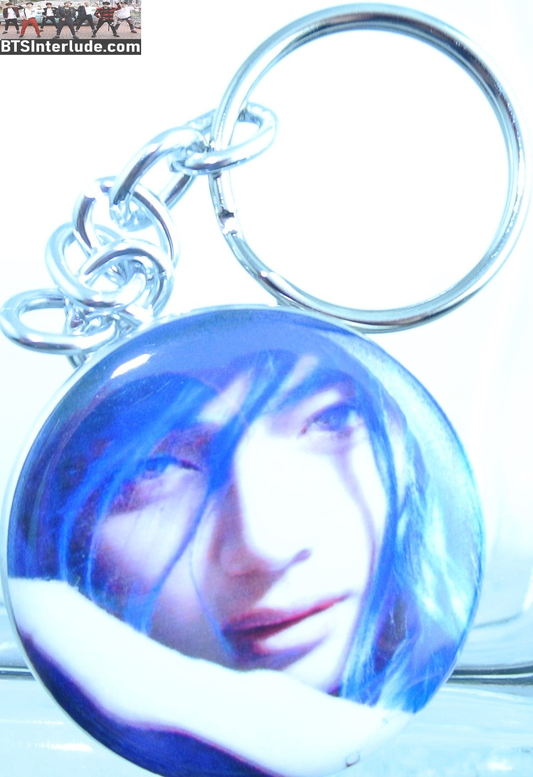 BTS KEYCHAIN BUTTON V KIM TAEHYUNG 김태형 BAZAAR BLUE HAIR CLOSEUP KEYRING KEY CHAIN RING