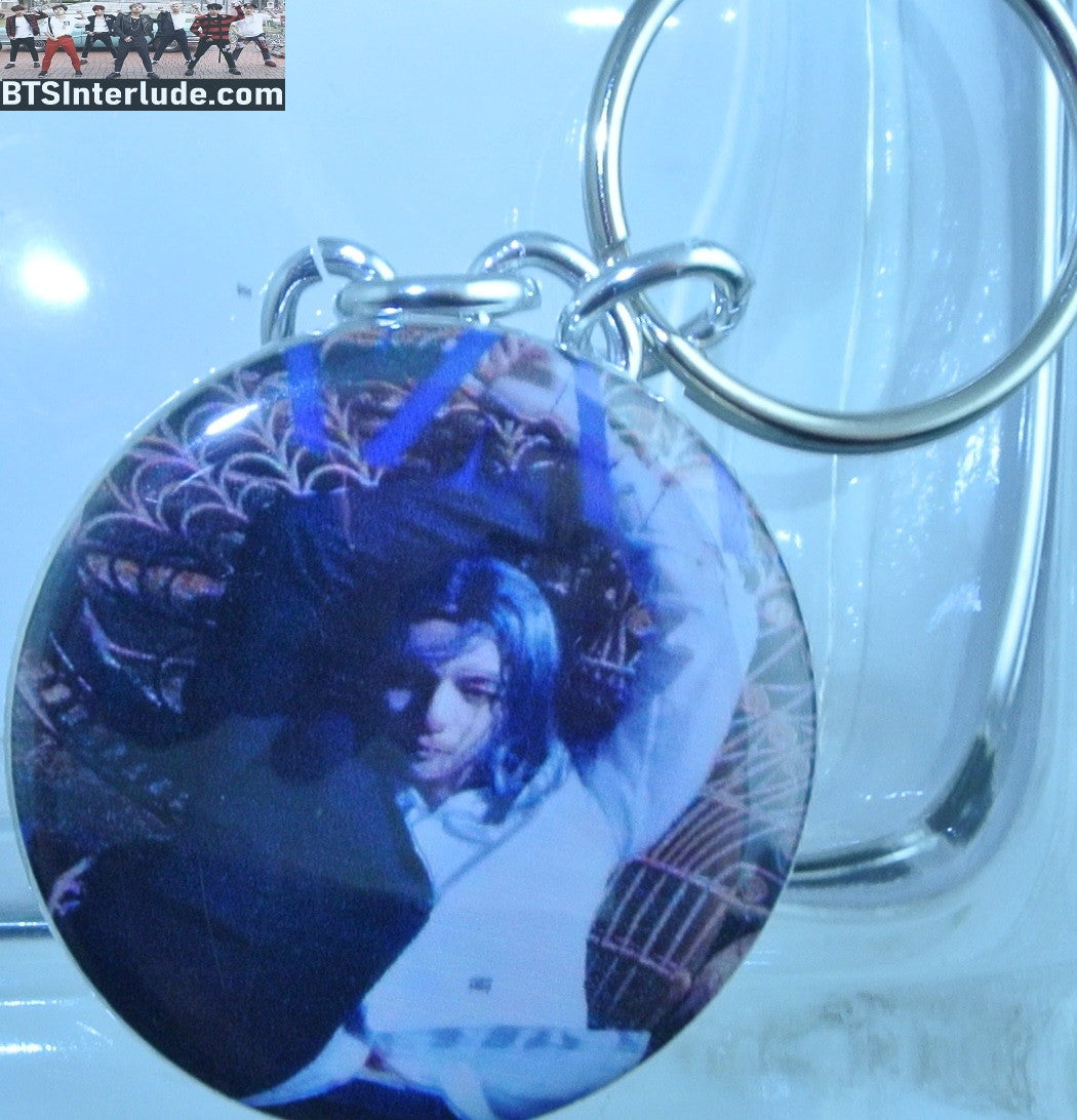BTS KEYCHAIN BUTTON V KIM TAEHYUNG 김태형 BAZAAR BLACK WHITE HAIR COVER KEYRING KEY CHAIN RING