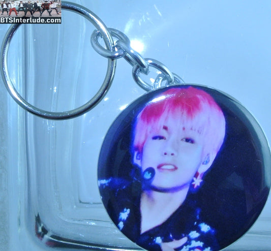 BTS KEYCHAIN BUTTON V KIM TAEHYUNG 김태형 PINK HAIR SINGULARITY PERFORMANCE KEYRING KEY CHAIN RING