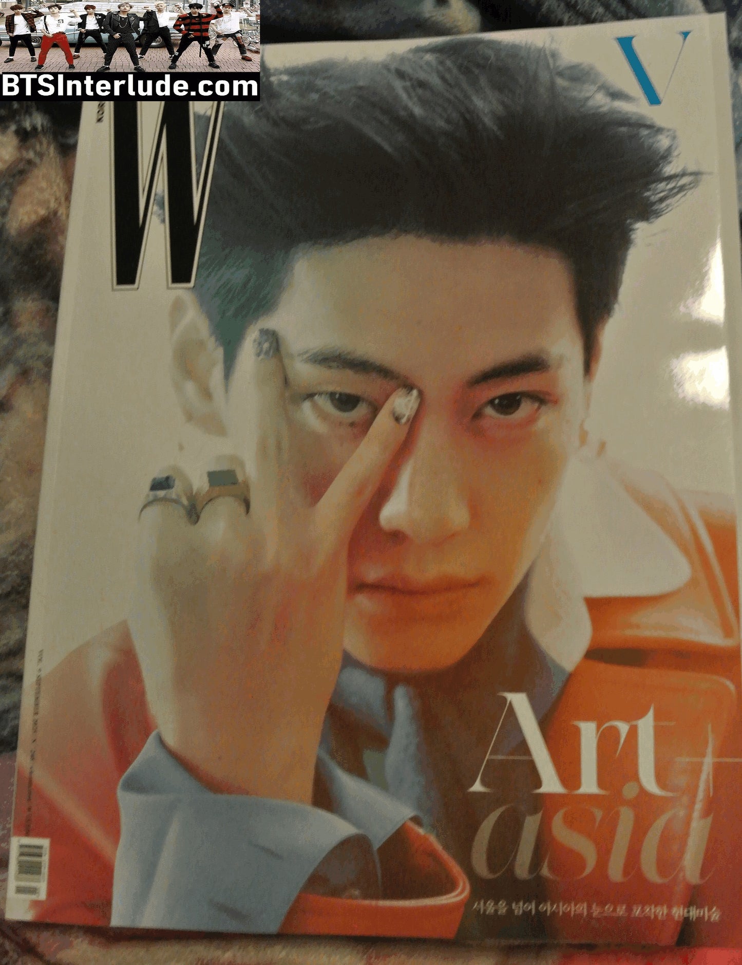 BTS MAGAZINE OFFICIAL V KIM TAEHYUNG 김태형 W KOREA VOL 9 V OVER EYE SEPTEMBER 2025 OFFICIAL MERCHANDISE