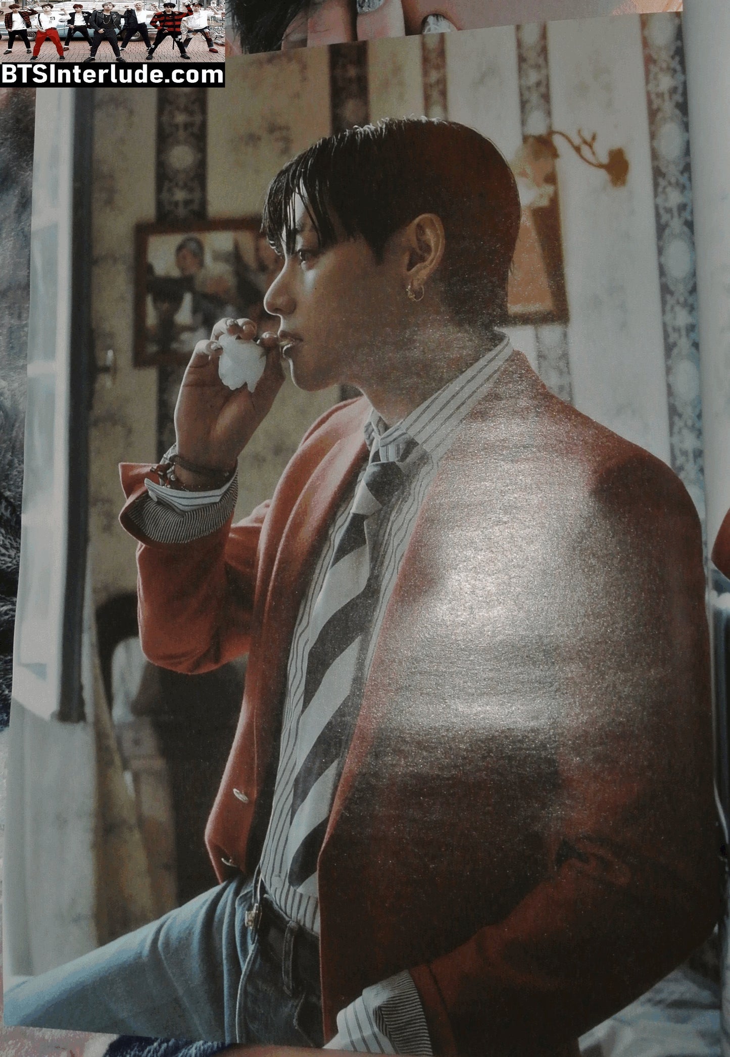 BTS MAGAZINE OFFICIAL V KIM TAEHYUNG 김태형 W KOREA VOL 9 V OVER EYE SEPTEMBER 2025 OFFICIAL MERCHANDISE